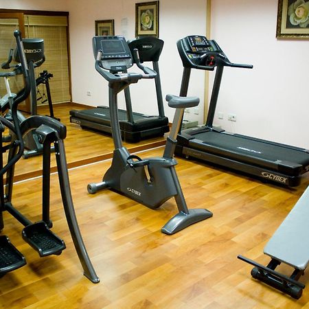 Atyrau Dastan Hotel ภายนอก รูปภาพ