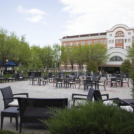 Atyrau Dastan Hotel ภายนอก รูปภาพ
