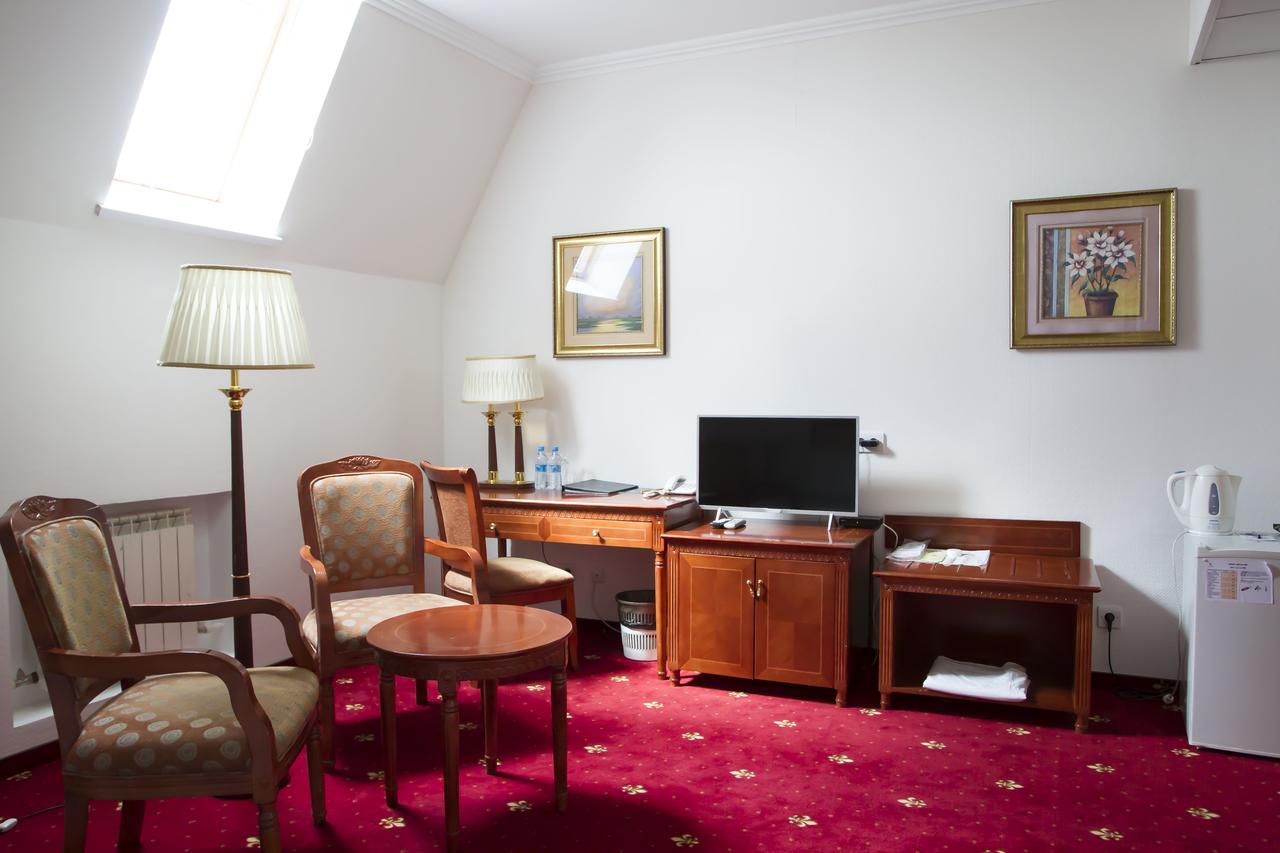 Atyrau Dastan Hotel ภายนอก รูปภาพ