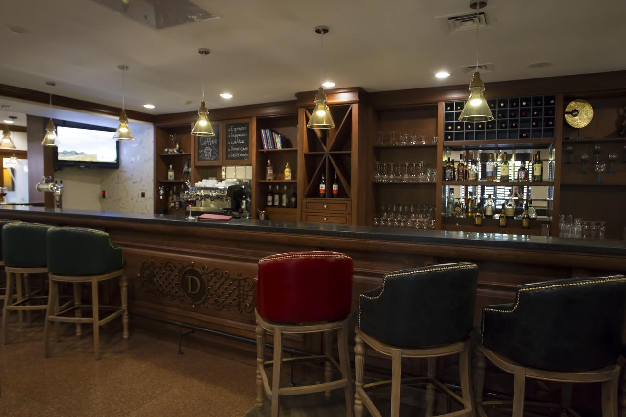 Atyrau Dastan Hotel ภายนอก รูปภาพ