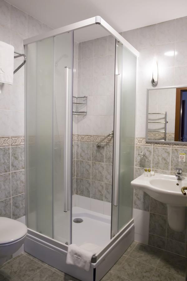 Atyrau Dastan Hotel ภายนอก รูปภาพ